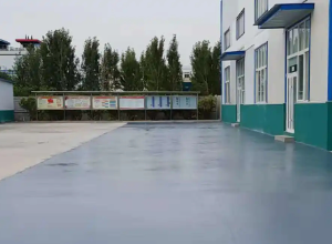 北屯彩色路面喷涂翻新的材料对冬季